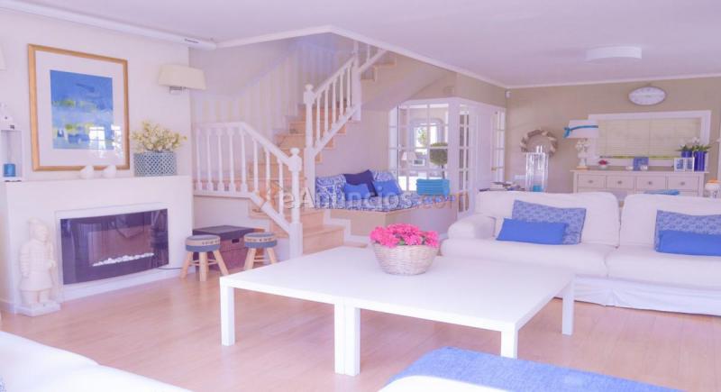 Adosado en venta en Via dels Ametllers, Pallej