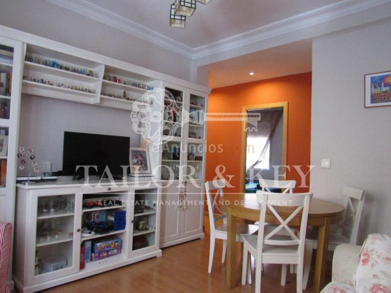 Apartamento en venta en Calle de la Virgen de la Fuencisla, Madrid, Ciudad Lineal, Madrid