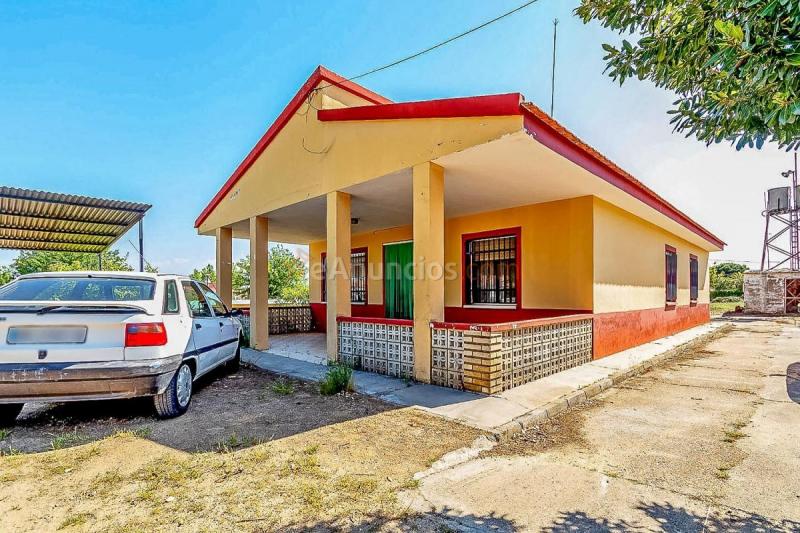 Adosado en venta en  Don Benito