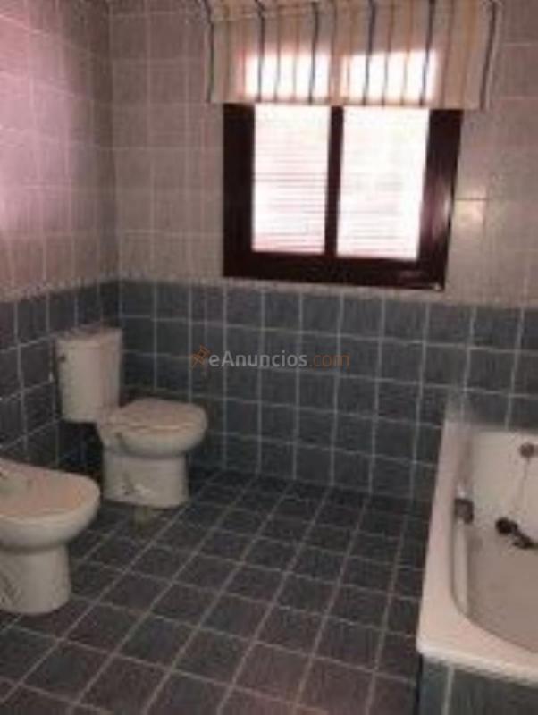 Adosado en venta en  Av. Ocho de Marzo, Humilladero