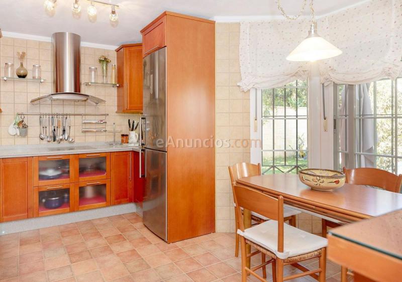 Adosado en venta en  Gines