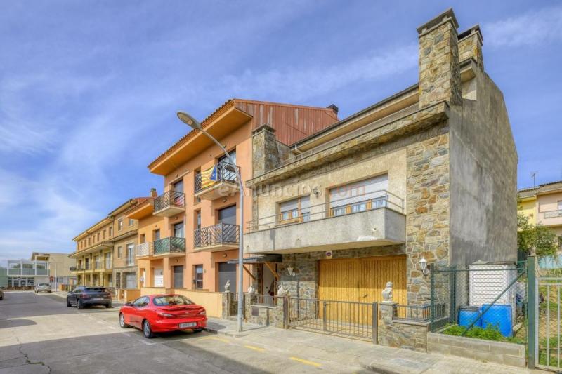 Adosado en venta en  Hostalets de Balenyá