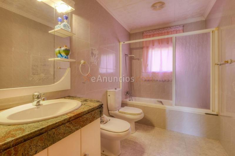 Adosado en venta en  Hostalets de Balenyá