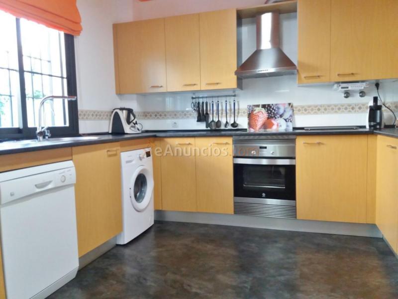 Casa en venta en Calle Pepa Flores González, Lo Cea - Los Cortijos, Rincón de la Victoria