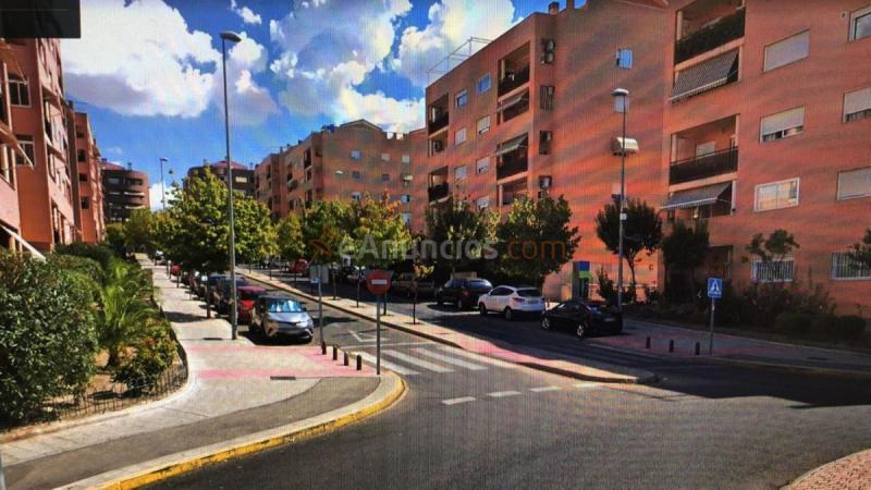 Local Comercial en venta en Avenida Tolerancia, Los Villares, Arganda