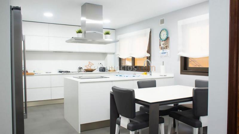 Apartamento en venta en  Fuencarral, Madrid