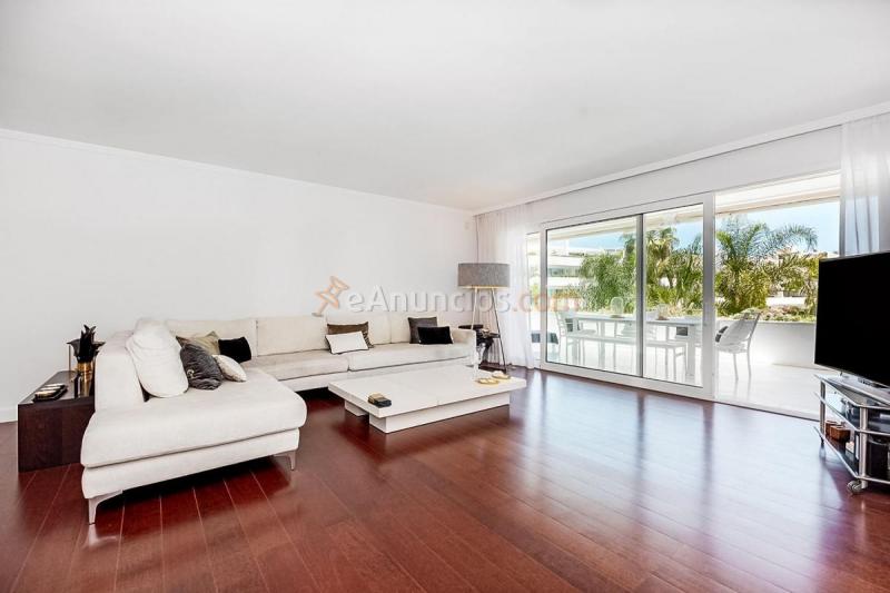 Apartamento en venta en  Nueva Andalucía, Marbella