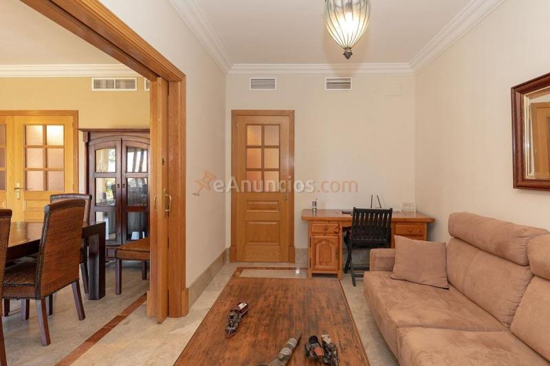 Adosado en venta en  Las Chapas-El Rosario, Marbella