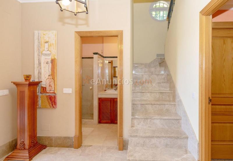 Adosado en venta en  Las Chapas-El Rosario, Marbella