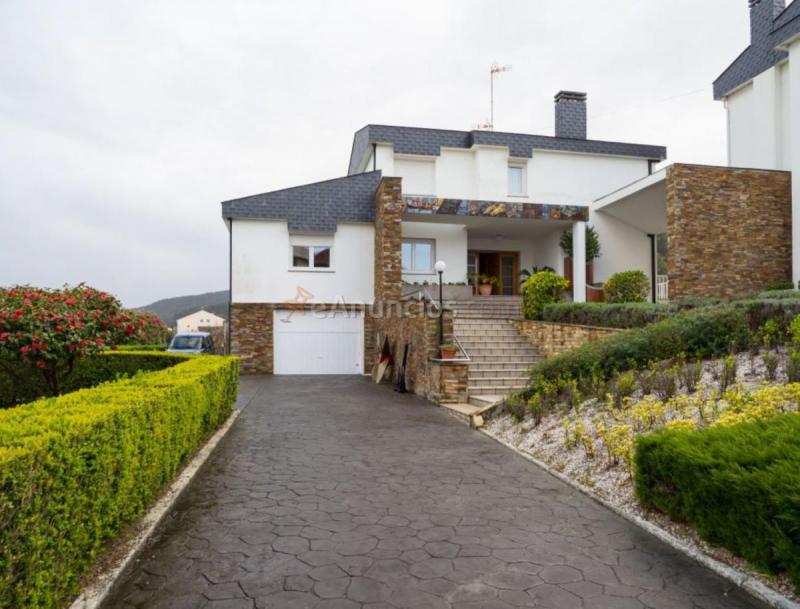 Adosado en venta en  Burela