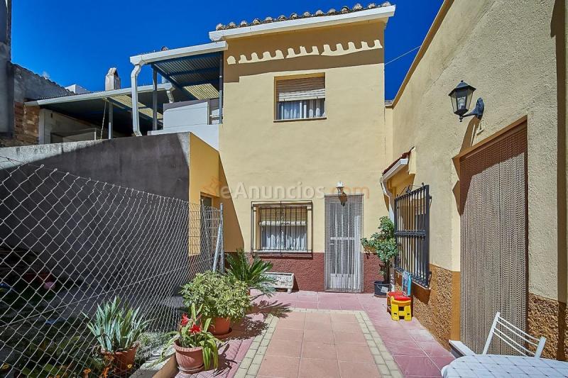 Adosado en venta en  Tijola