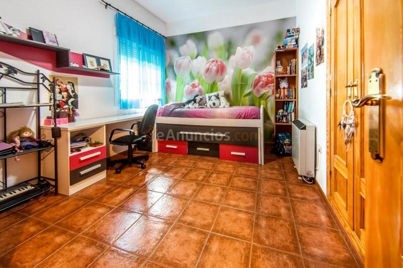 Adosado en venta en  San Roque - La Cruz - La Rozuela, Linares