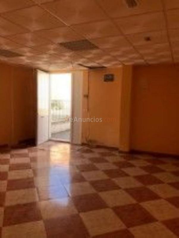 Edificio en venta en  Clara campoamor, Fuente de Piedra
