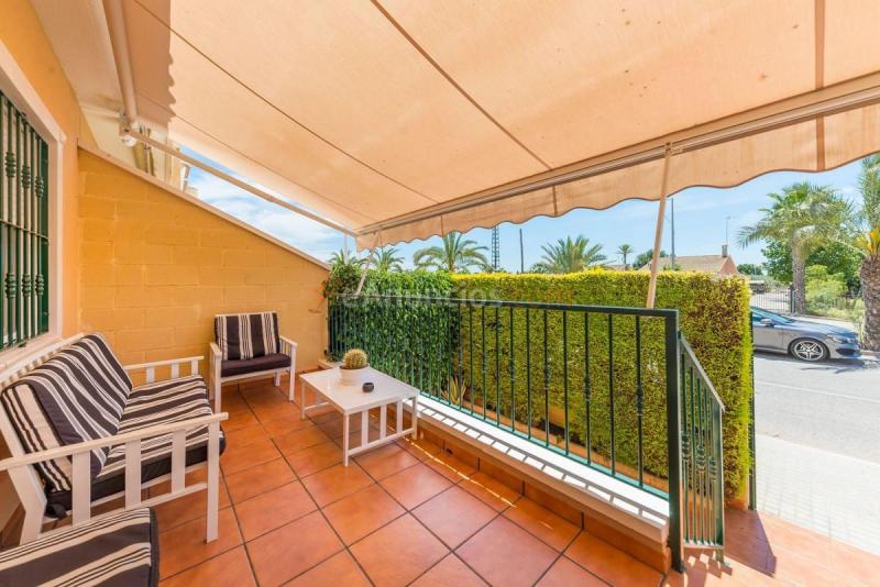 Adosado en venta en  Las Bayas-Asprillas, Elche  Elx