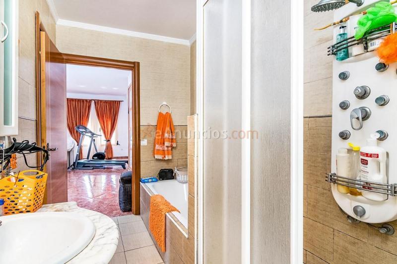 Adosado en venta en  Cotomar - Urbanizaciones, Rincón de la Victoria