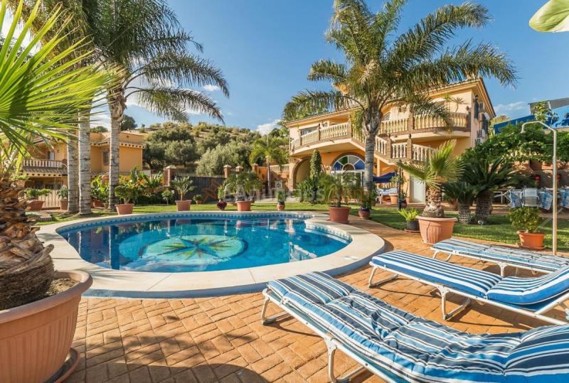 Adosado en venta en  Cotomar - Urbanizaciones, Rincón de la Victoria