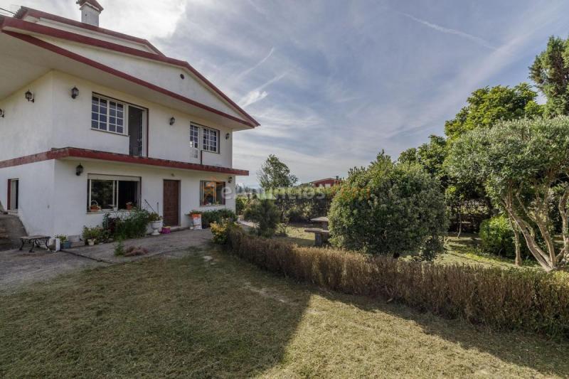 Adosado en venta en  Ponteareas