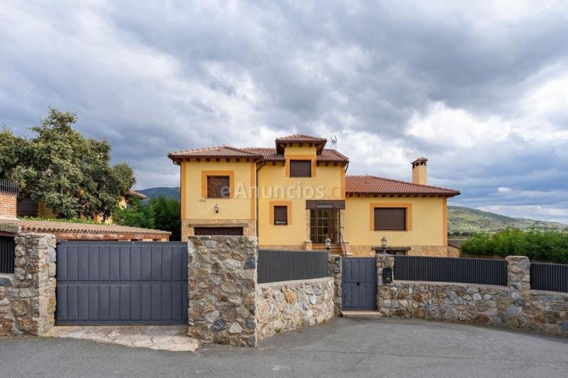 Adosado en venta en  Ortigosa del Monte