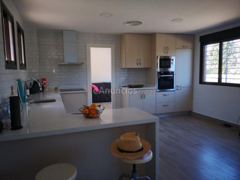 Adosado en alquiler en Carretera saladar, Benalua-La Florida-Babel-San Gabriel, Alicante  Alacant