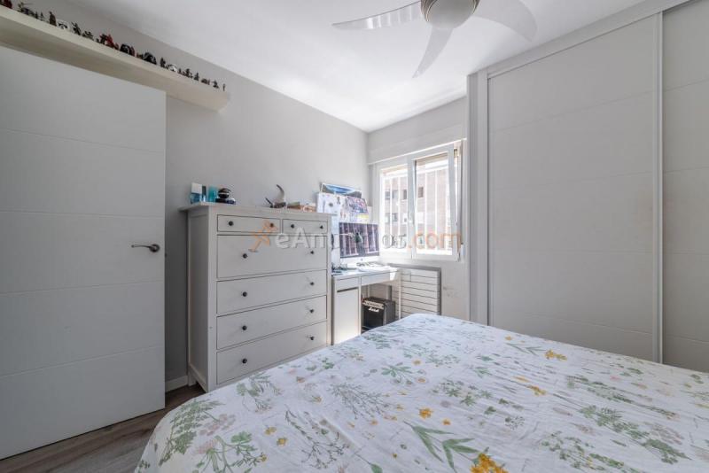 Apartamento en venta en Calle del Camino de los Vinateros, Moratalaz, Madrid