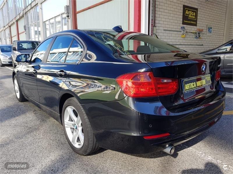BMW Serie 3 318D 320D F30 EFFYCIENT de 2014 con 140.000 Km por 15.200 EUR. en Navarra