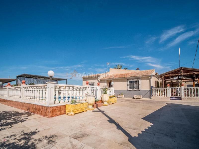 Adosado en venta en  Albatera