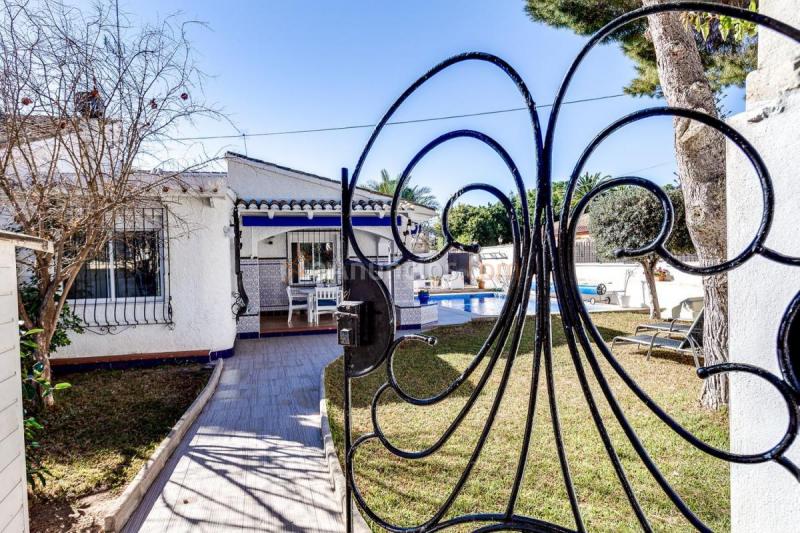 Casa en venta en Calle Carabela, Orihuela Costa, Orihuela