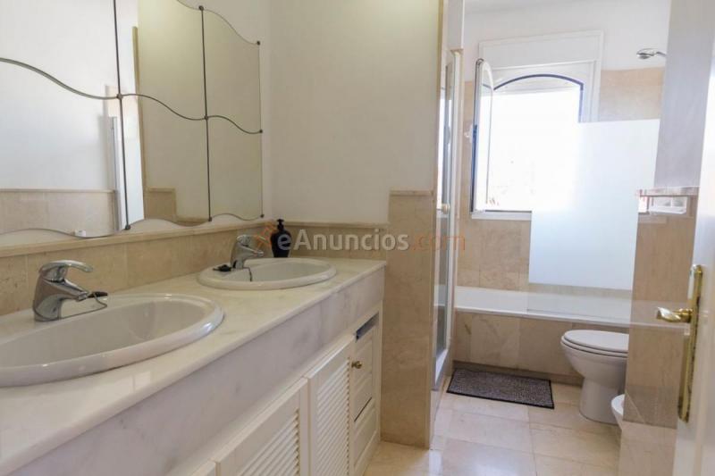 Adosado en venta en  Riviera del Sol, Mijas