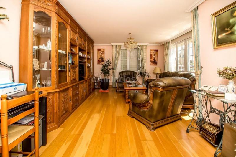 Adosado en venta en  Castañares de Rioja