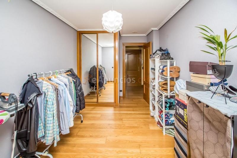 Adosado en venta en  Castañares de Rioja