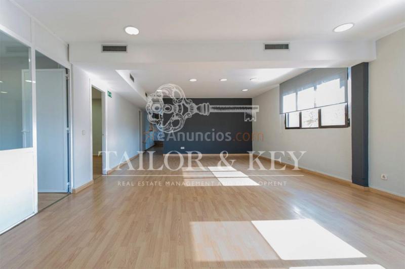 Casa en venta en Calle de Matías Turrión, Hortaleza, Madrid