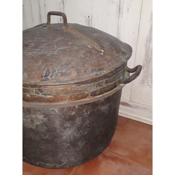 ANTIGUO GRAN CALDERO DE COBRE CON TAPA SIGLO XIX