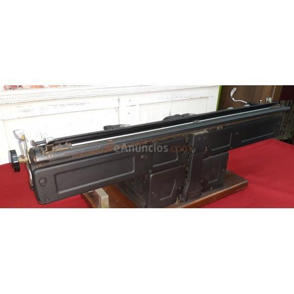 MAQUINA DE ESCRIBIR CARRO GRANDE - HISPANO - OLIVETTI - M40