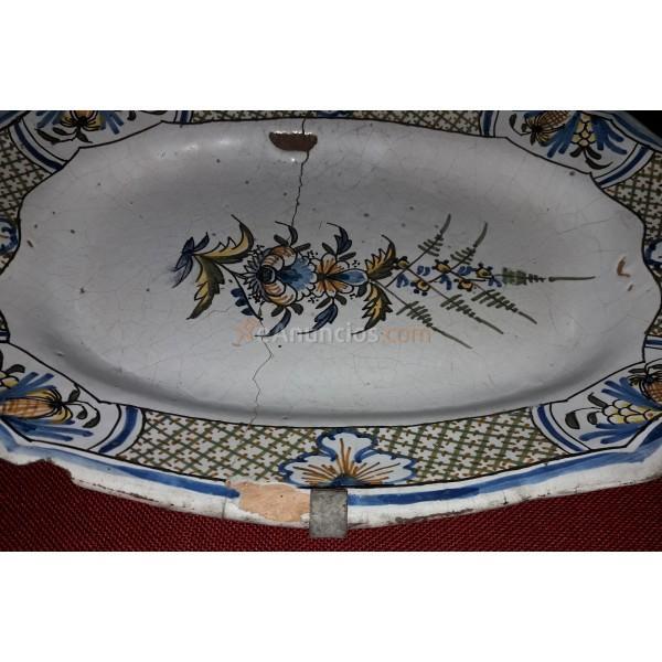 Bandeja de cerámica Francesa, siglo XVIII