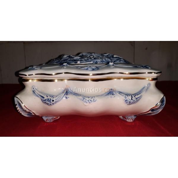 JOYERO DE PORCELANA  CAPODIMONTE ITALY