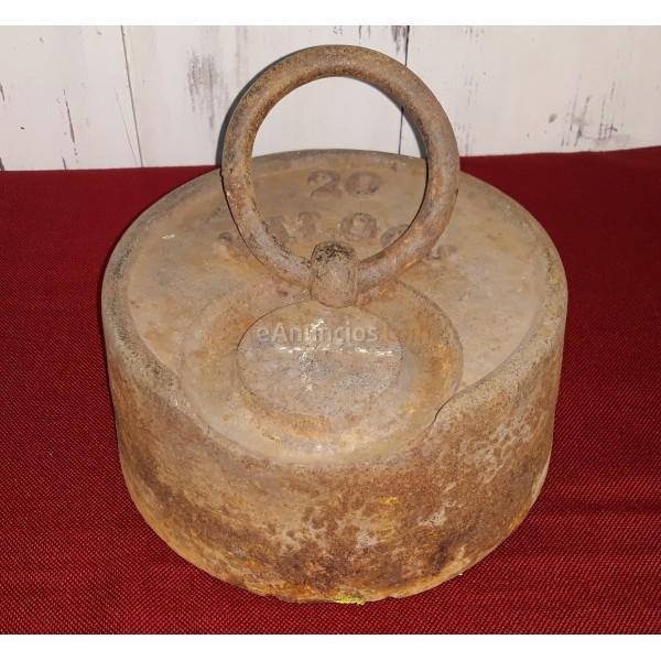 ANTIGUA PESA DE HIERRO DE 20 KILOS