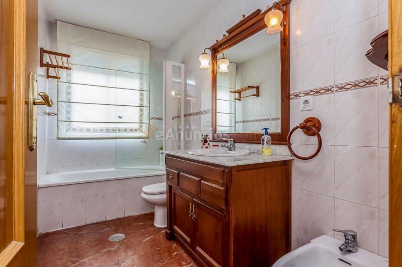 Adosado en venta en  Velilla de San Antonio