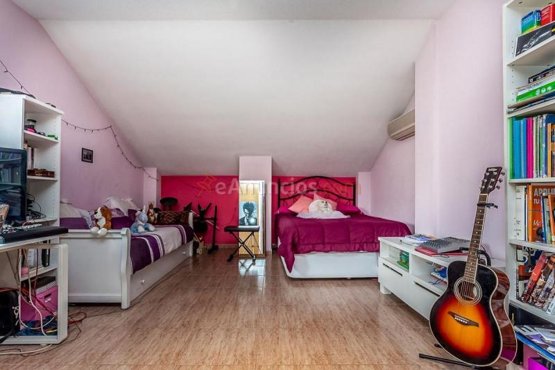 Adosado en venta en  Velilla de San Antonio