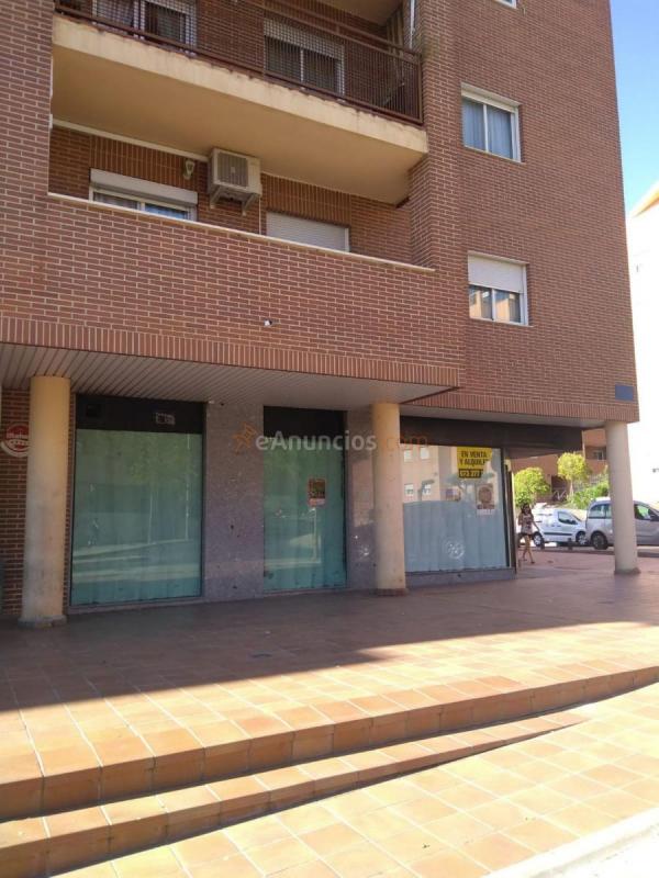 Local Comercial en venta en Avenida Tolerancia, Los Villares, Arganda
