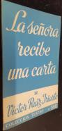 La señora recibe una carta