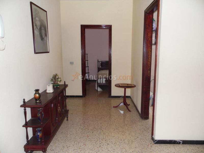 Casa en venta en  Av. Canarias, Vecindario-Los Llanos, Santa Lucía de Tirajana