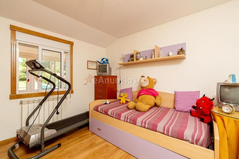 Adosado en venta en  Bembrive, Vigo