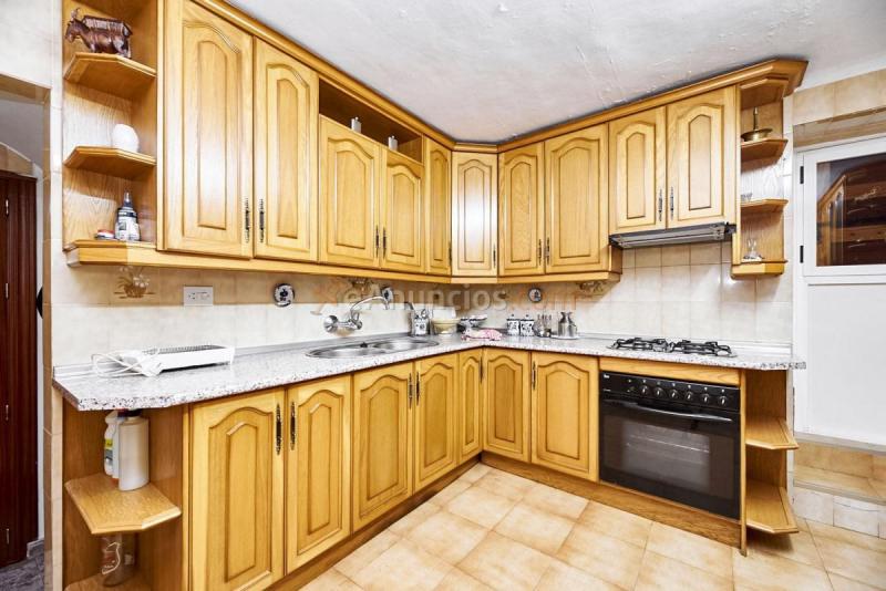 Adosado en venta en  Iznalloz