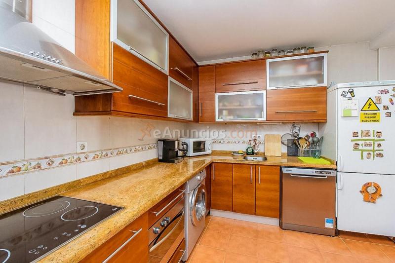 Adosado en venta en  Bola de Oro, Granada