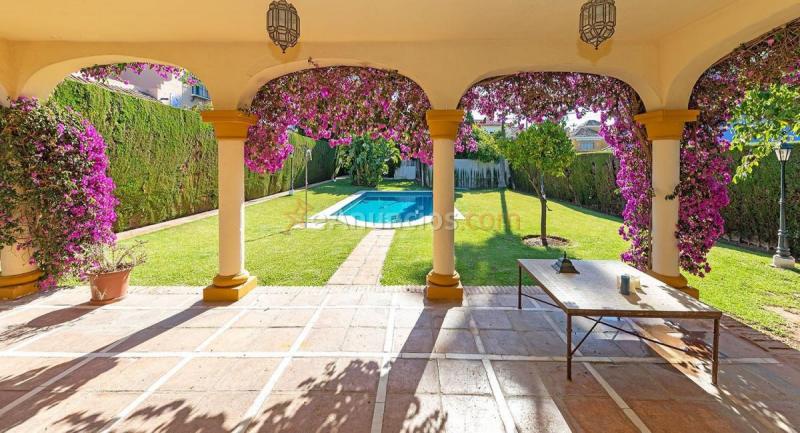 Adosado en venta en  Marbella Pueblo, Marbella