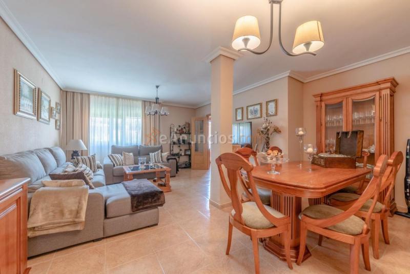 Adosado en venta en  Olias del Rey