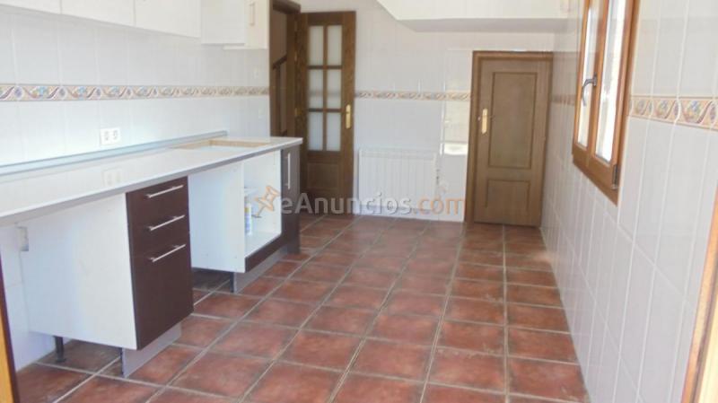 Adosado en venta en  Esquivias