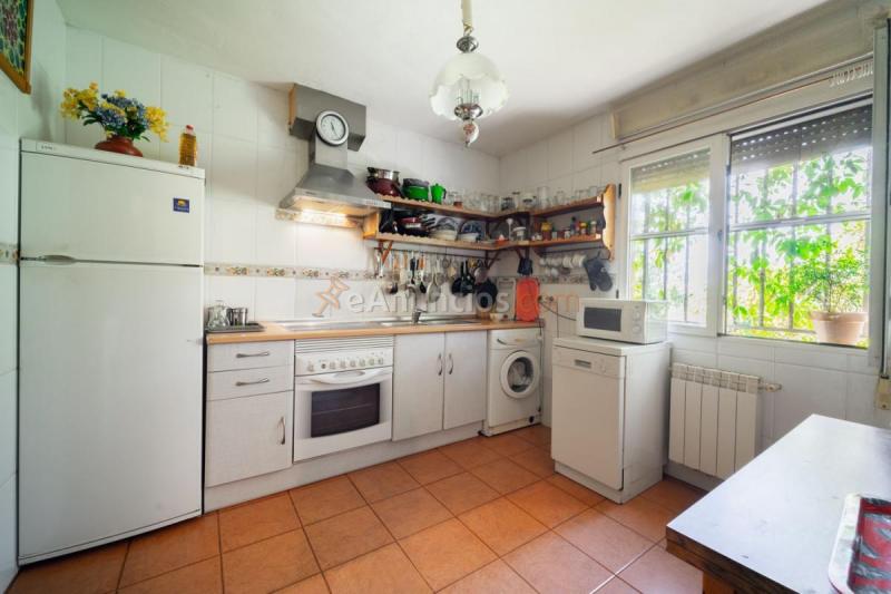 Adosado en venta en  Tortola de Henares