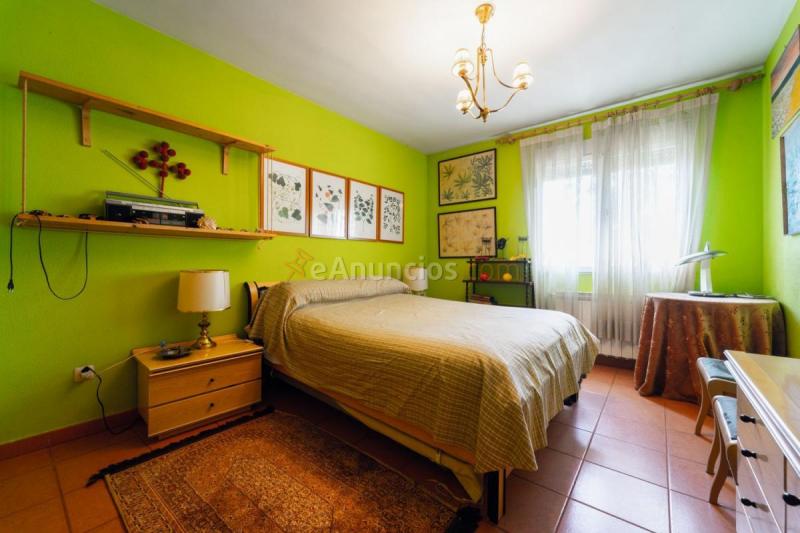 Adosado en venta en  Tortola de Henares