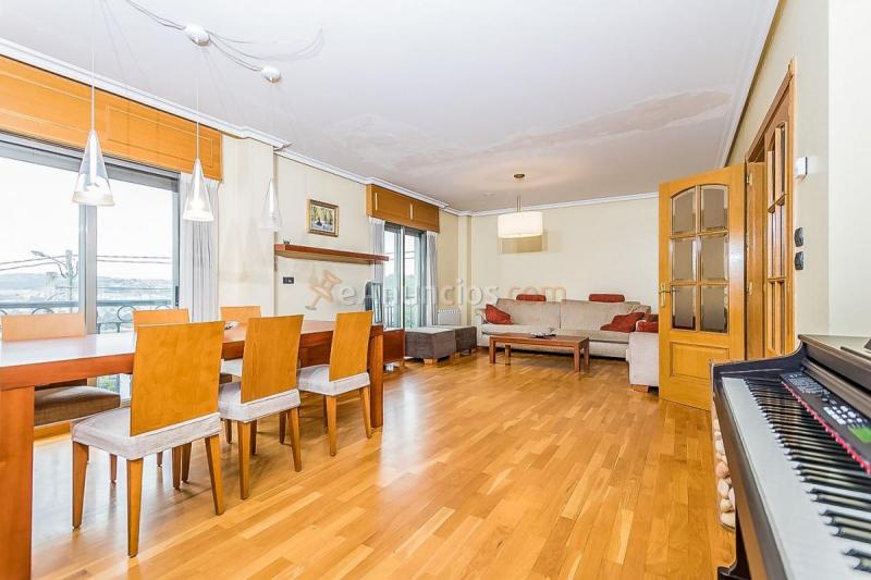 Adosado en venta en  Liáns, Oleiros